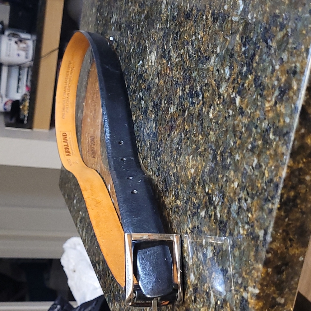 Kirkland signature Italian full grain leather Belt size 38.